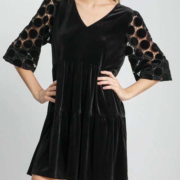 SMALL 3 TIER V-NECK VELVET DRESS WITH LACE AND VELVET SLEEVES - Picture 5 of 5